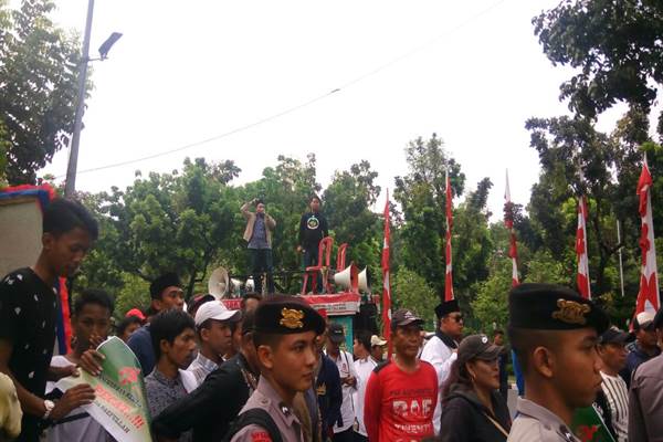  Reklamasi Teluk Jakarta : Anies-Sandi vs Luhut