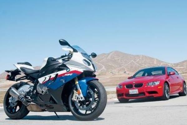  BMW Motorrad Luncurkan 2 Produk Baru