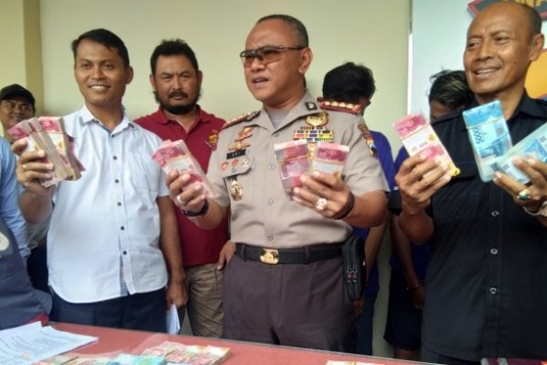  Polrestabes Semarang Tangkap Pelaku Pembobol ATM Rp1,4 Milyar