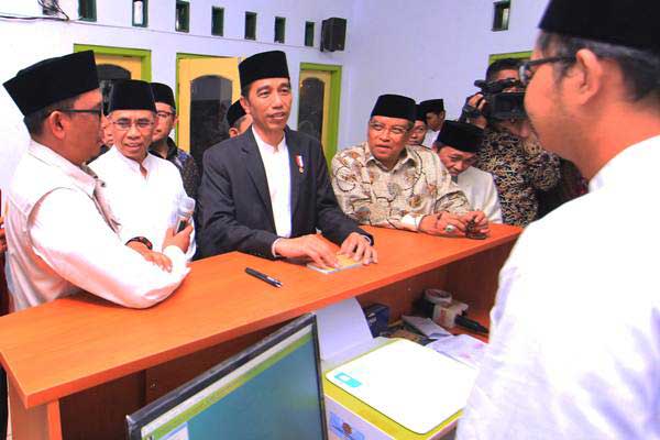  INSTITUSI KEUANGAN : Menyasar Pondok Pesantren dengan LKMS 