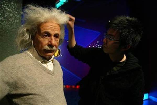  Catatan Albert Einstein Tentang Kiat Hidup Bahagia Terjual Rp19,5 Miliar