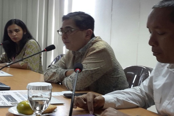 Presdir PT Indika Energy Tbk M. Arsjad Rasjid PM didampingi Corsec Dian Paramita mengunjungi redaksi Bisnis Indonesia/Bisnis