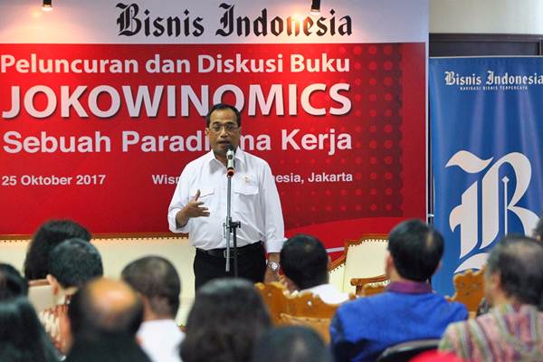 Menteri Perhubungan Budi Karya Sumadi memberikan sambutan pada peluncuran dan diskusi buku Jokowinomics Sebuah Paradigma Kerja di Jakarta, Rabu (25/10)./JIBI-Dwi Prasetya