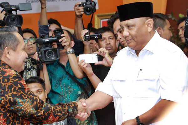 Gubernur Gorontalo terpilih Rusli Habibie (kanan)/Antara-Adiwinata Solihin
