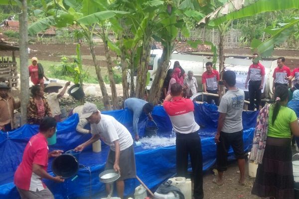  JNE Menyalurkan Bantuan Air Bersih di Wilayah Kekeringan Wonogiri