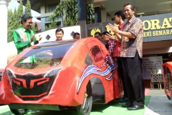  Mahasiswa Unnes Meluncurkan \'Pandawa\' Mobil Hemat Energi