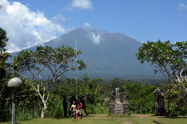  Status Gunung Agung Turun dari Awas Jadi Siaga