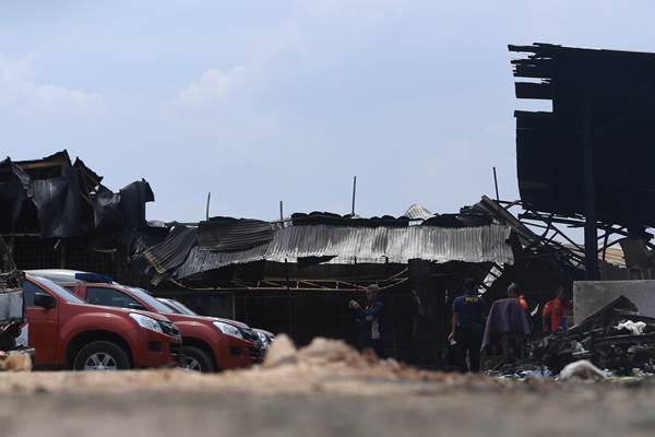  BPJS Ketenagakerjaan Serahkan Santunan untuk Korban Kebakaran Pabrik Petasan