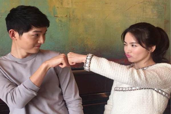  Song Joong-ki dan Song Hye-kyo Menikah : Daftar Hadiah Istimewa dari Para Bintang K-Pop