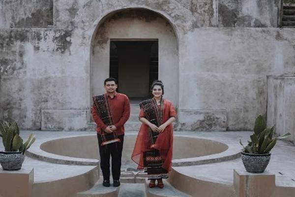  Foto Prewedding Kahiyang Jokowi-Bobby Berbusana Batak