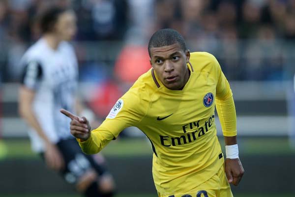  Hasil Liga Prancis: PSG & Monaco Pesta Gol