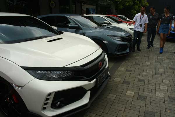 Honda Jakarta Center Serahkan Unit Civic Type R, Resmikan R-Club