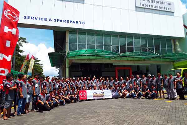  Hino Kampanye Keselamatan Berkendara ke Manado