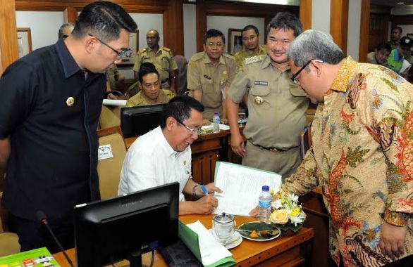  Aher Bahas Tipping Fee Legok Nangka Bersama Bupati/Walikota Bandung Raya