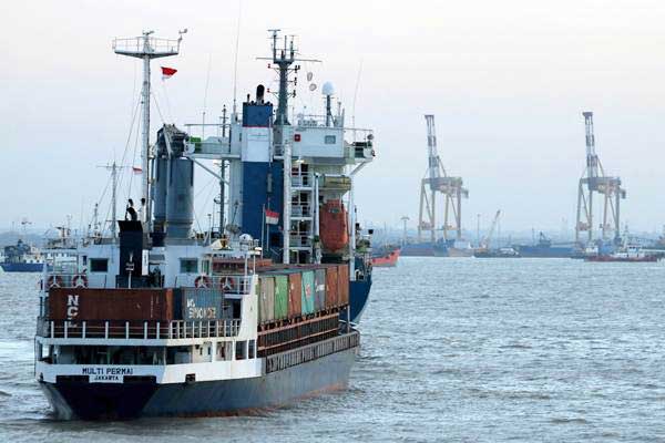  Tarif Container Handling di Tanjung Perak Kini Jauh Lebih Murah dari Singapura