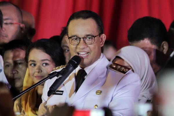  Ahok Teken 4 Pergub, Anies-Sandi Siap Revisi 