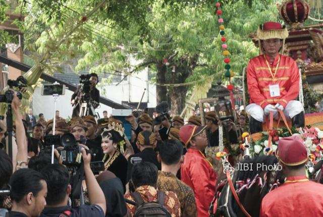  KAHIYANG JOKOWI-BOBBY MENIKAH : Ini Foto-foto Kirab Kahiyang