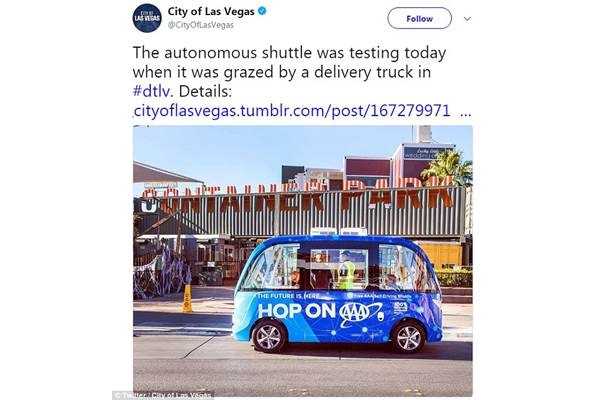  Bus Swakemudi Ditabrak Truk di Las Vegas