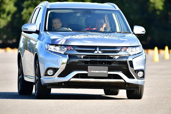  AUTOVAGANZA : Mencicipi Teknologi Terkini Mitsubishi