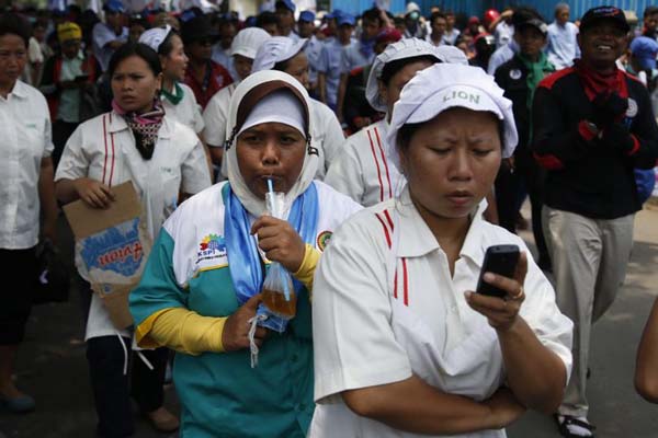  PENGEMBANGAN LUAR JAWA : KEK Rampung Tahun Depan 