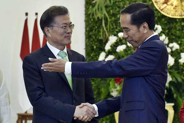  Inilah Situasi Saat Jokowi-Moon Jae-in Blusukan di Bogor Trade Mall  