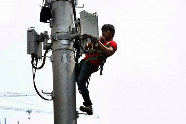  PENATAAN FREKUENSI : Refarming 2,1 GHz Dimulai Dari Indosat