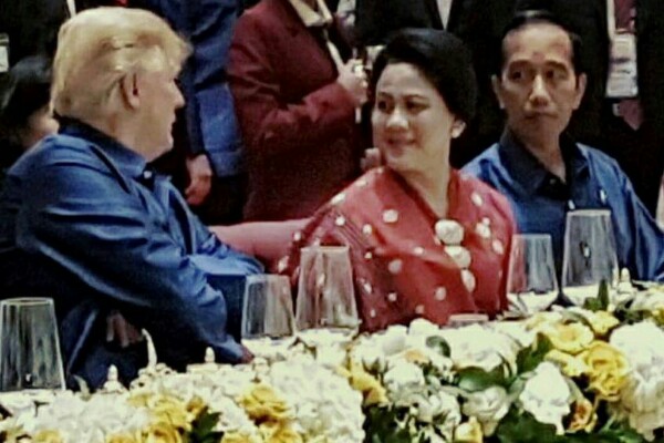  Ini Isi Pembicaraan Akrab Iriana Jokowi dengan Donald Trump