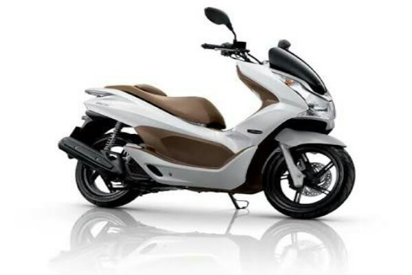  Honda PCX Listrik & Hybrid Bakal Diproduksi di Indonesia?