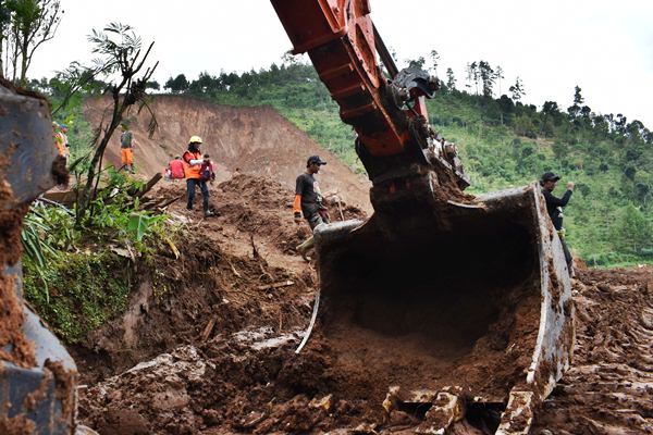  BENCANA ALAM: Dua Hari Diguyur Hujan, Longsor Terjang Lebak