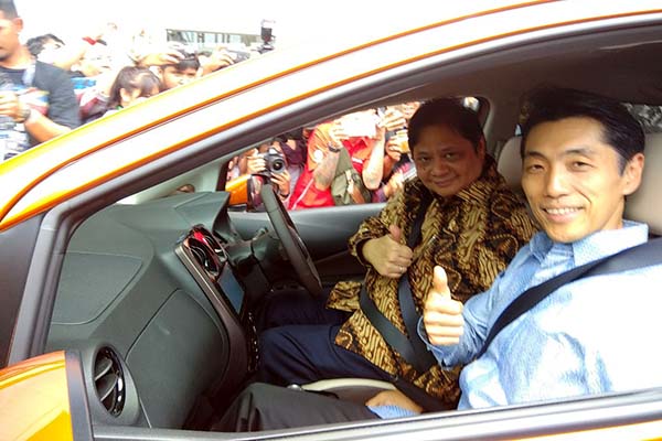  Menteri Perindustrian Jajal Mobil Listrik Nissan