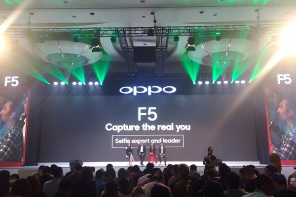  Harga Oppo F5, Smartphone Selfie Cerdas