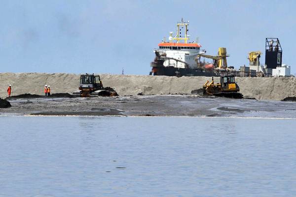  Proyek Reklamasi Pantai Losari