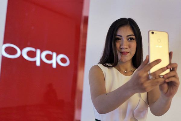  Oppo F5 Resmi Diluncurkan