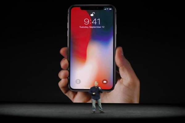  Bocah 10 Tahun Dengan Mudah Bobol FaceID iPhone X Milik Ibunya