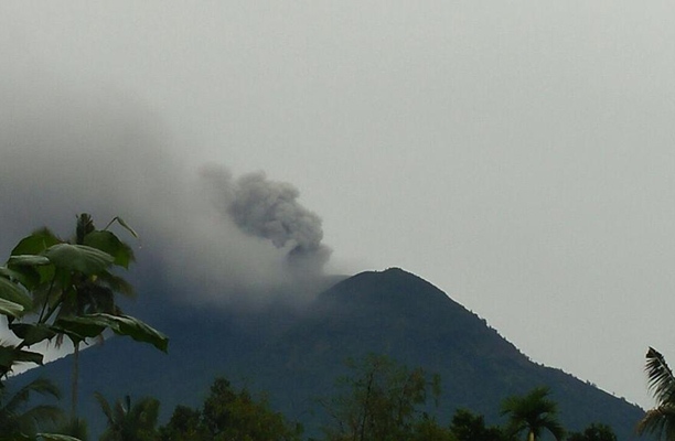  Gunung Agung Meletus, Ini Himbauan Buat Wisatawan