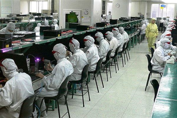  Rakit iPhone X, Foxconn Dilaporkan Eksploitasi Siswa Magang Kerja Lembur