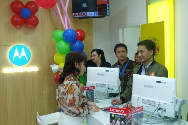  Lenovo Motorola Buka Gerai Servis di Surabaya