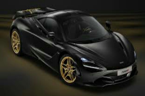  Mengintip Super McLaren 720S Custom Berkilau Emas