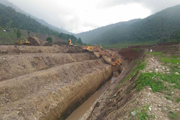  Mengalirkan Air Sampai Jauh di Pulau Sumbawa