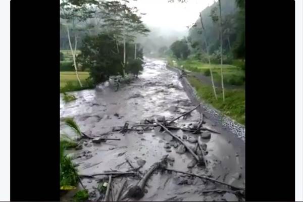  Video Banjir Lahar Dingin di Sekitar Gunung Agung