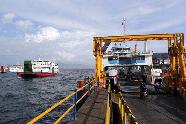  Penerbangan ke Bali Terganggu Erupsi Gunung Agung, ASDP Optimalkan Jalur Laut