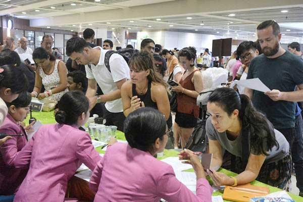  15.000 Turis Tertahan di Bali