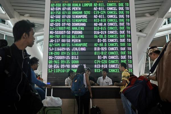  Gunung Agung Erupsi, 445 Penerbangan Dibatalkan