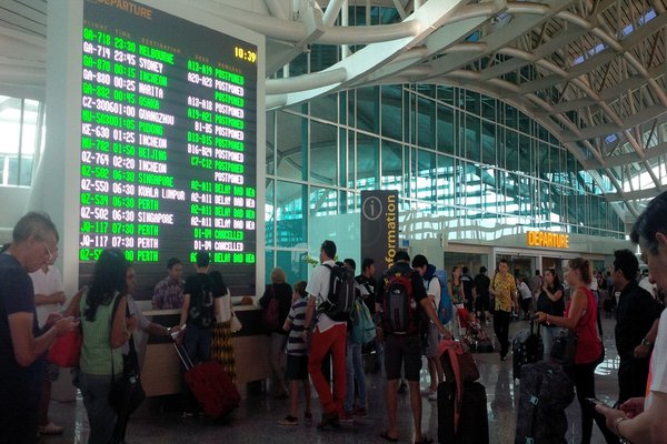  ERUPSI GUNUNG AGUNG: Bandara Lombok Layani 104 Penerbangan