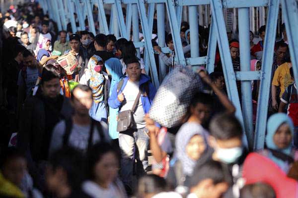  IMBAS BANJIR DI PORONG  : Kedatangan KA Terlambat Hingga 5 Jam