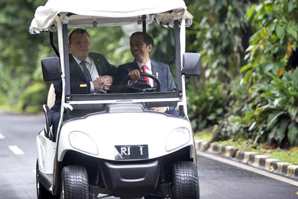  Presiden Jokowi Naik Golf Kart Bersama PM Denmark