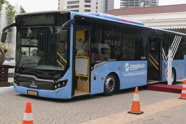  PASAR MOBIL OKTOBER: Bus & Truk Pacu Penjualan Scania