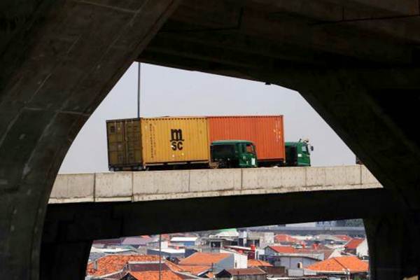  Pembatasan Operasional Truk di Jalan Tol Rugikan Ekonomi