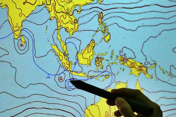  Pergerakan Badai Siklon Tropis Cempaka