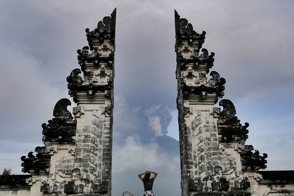  GUNUNG AGUNG ERUPSI: Objek Wisata Karangasem Tetap Dibuka